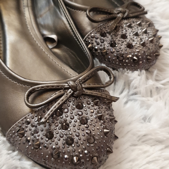 Nicole flats studded and spiked Sz 8 - Picture 2 of 4